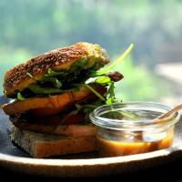 Zdjęcie dania Bezglutenowa kanapka na pieczywie z mąki kukurydzianej